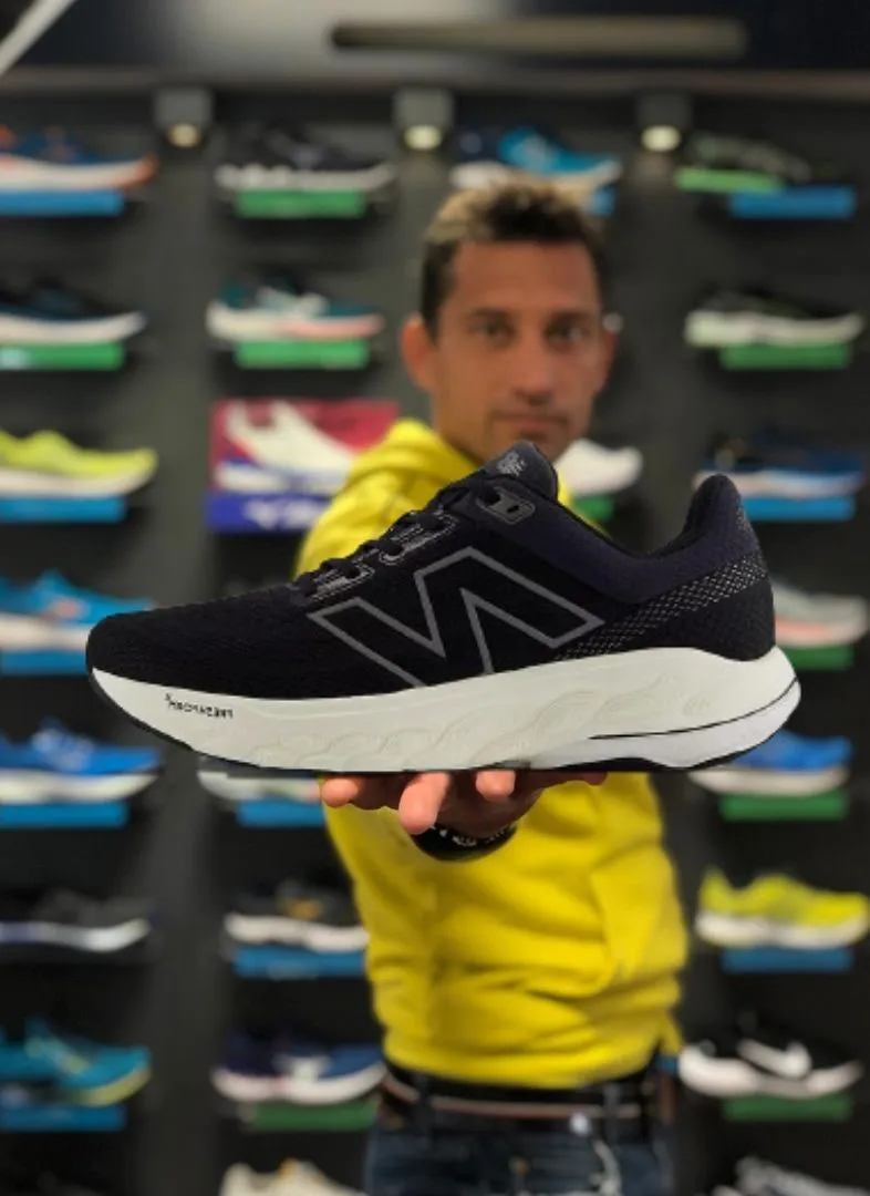 New Balance 860 V14